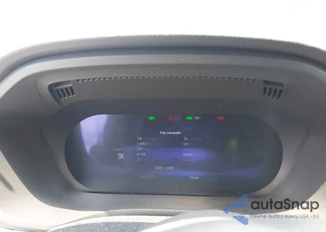 2025 Volvo Xc60 B5 Plus z USA, uszkodzony, nr VIN YV4M12RC6S1165620